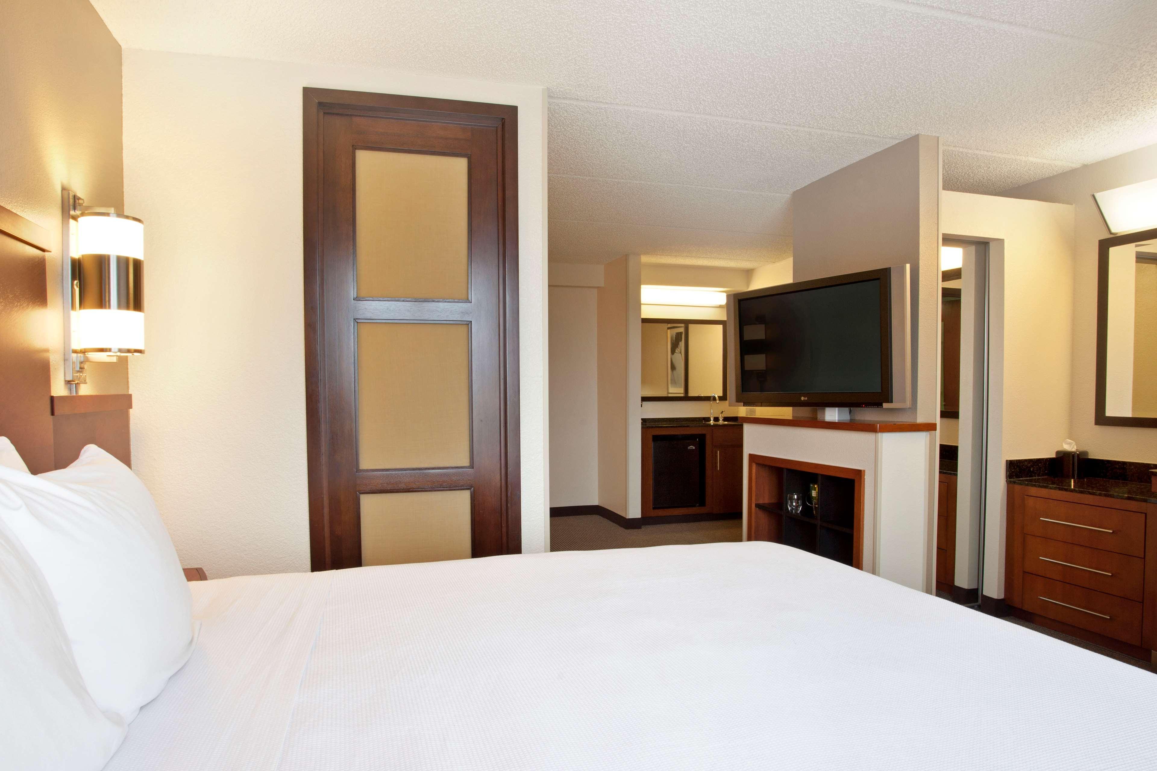 Hyatt Place Across From Universal Orlando Resort Bagian luar foto