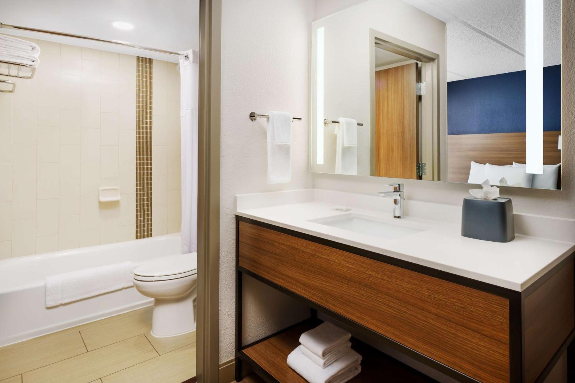 Hyatt Place Across From Universal Orlando Resort Bagian luar foto