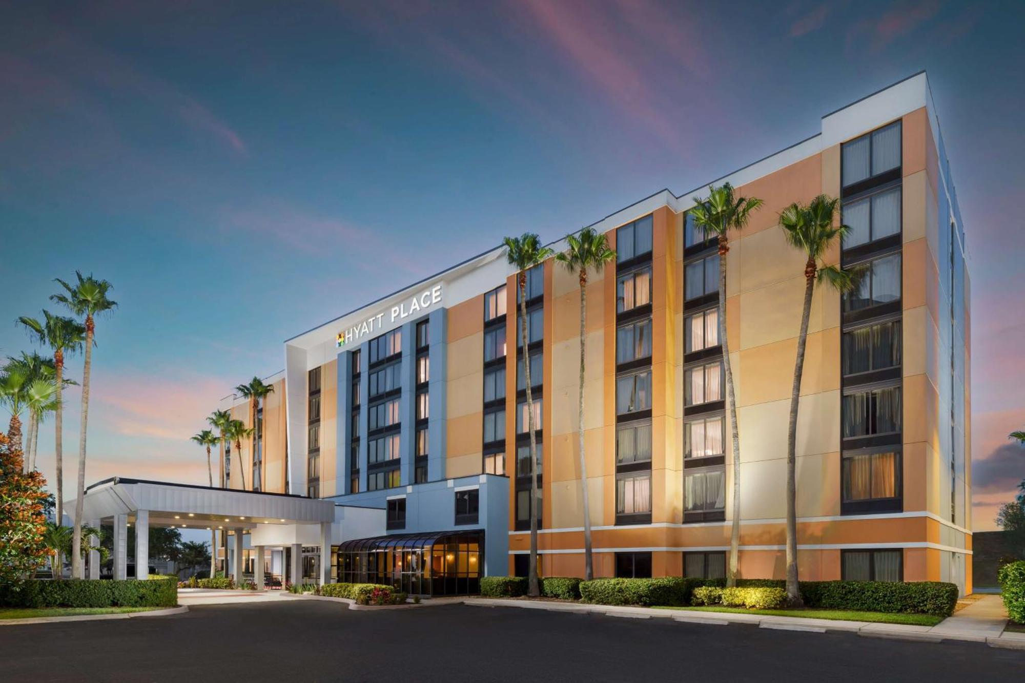Hyatt Place Across From Universal Orlando Resort Bagian luar foto