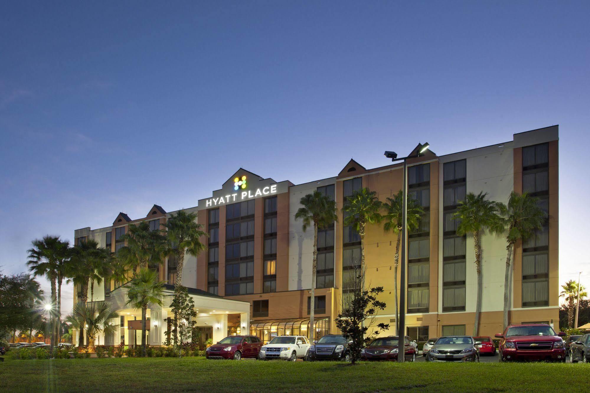 Hyatt Place Across From Universal Orlando Resort Bagian luar foto